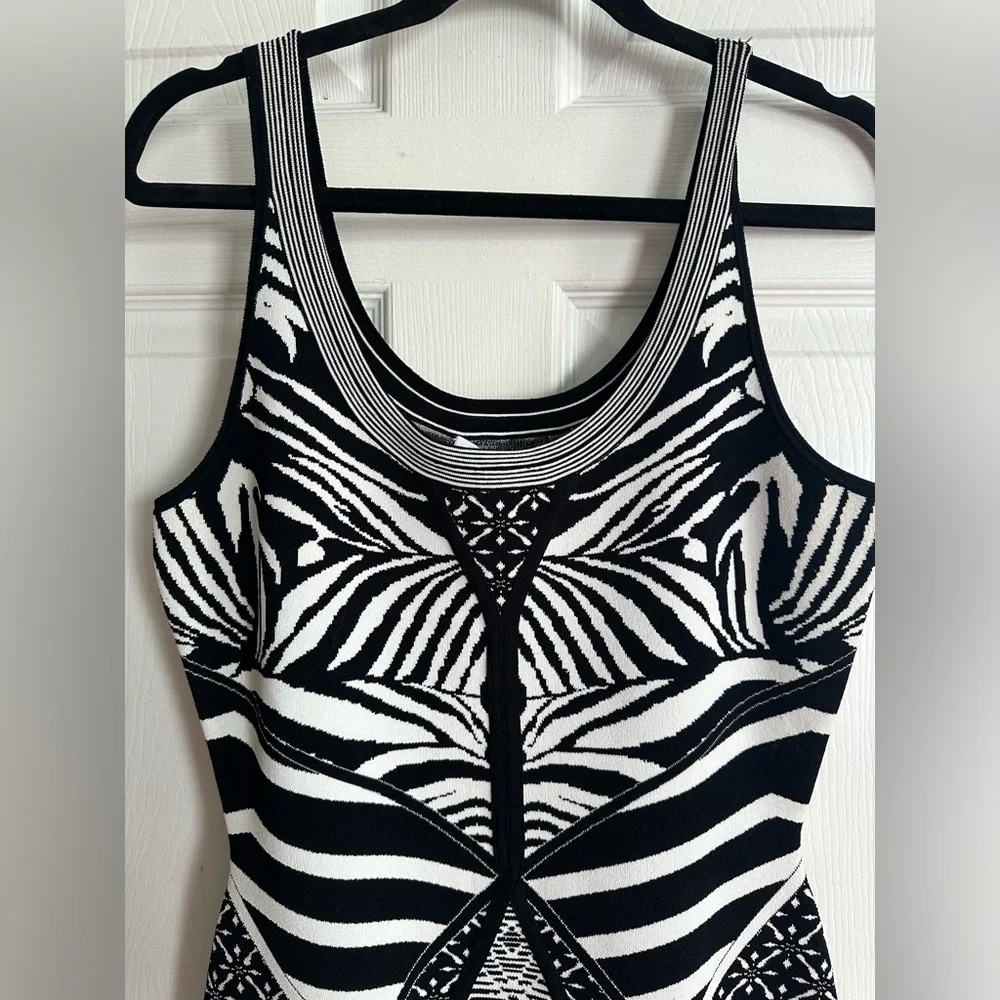 NWT DIANE VON FURSTENBERG DVF Fanny Thick Bandage Knit Zebra Tattoo Dress Med - Picture 6 of 7